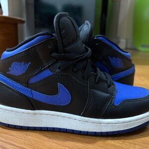 Nike Air Jordan 1 Mid youth size 4.5 blue and black